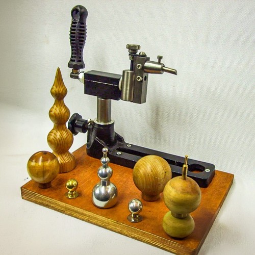Woodturning lathe ball turning - ball,
